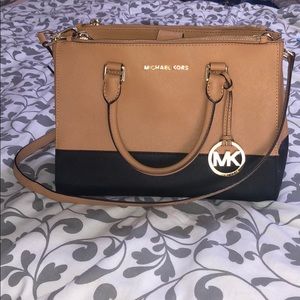Michael Kors purse 👜